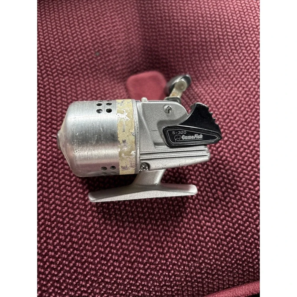 Vintage Woolworth Co. GameFish S-320 Fishing Reel - Made In Japan